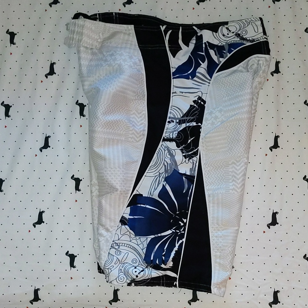 Men's Swim Trunks - Picture 5 of 6